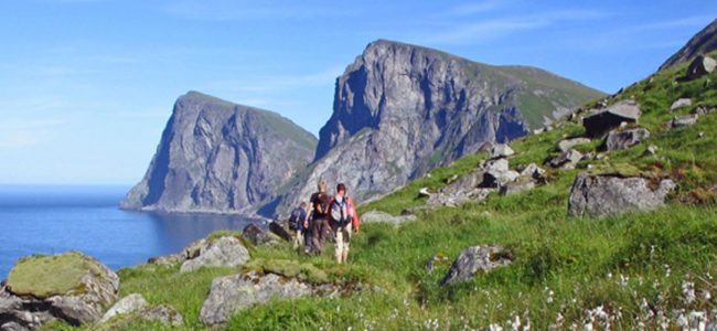 Lofoten Tromso y Ballenas en Noruega 650x300 Viajes de aventura en grupos singles. Expediciones