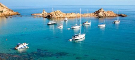 Vuelta a Menorca 450x200 Viajes Singles en Agosto