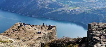 Noruega Fiordos lagos y montanas 450x200 Viajes de aventura en grupos singles. Expediciones