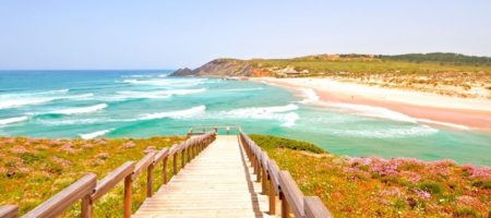 Playa en el Algarve Portugal 450x200 Viajes Singles en Septiembre